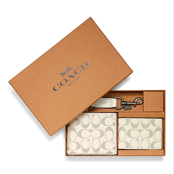 New! Boxed 3 in 1 Wallet in Signature Leather - Picture 1 of 3
